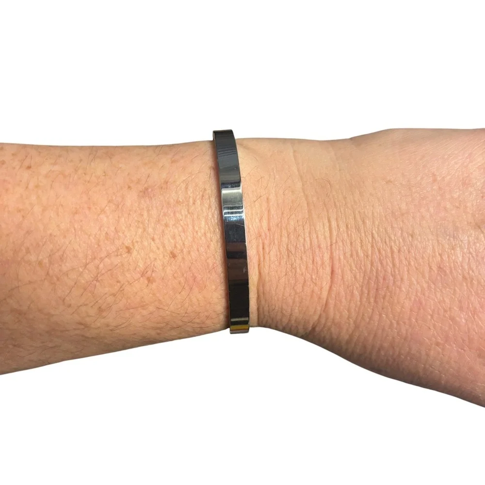 Mint & Lily Silver Straighten‎ Your Crown Daughter Inspirational Cuff Bracelet